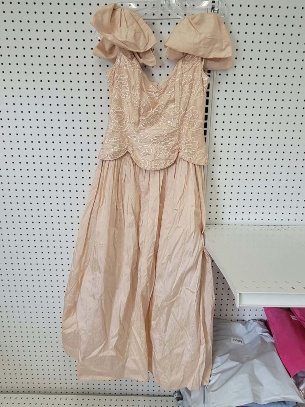 Jessica McClintock Peach Silk Off-Shoulder Dress With Embroidered Bodice Size 8